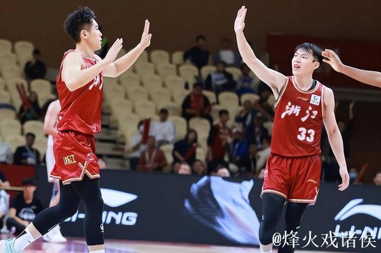 广东3人被罚下不敌江苏 林崴22+7同曦胜四川 广东3人被罚下不敌江苏 林崴22+7同曦胜四川